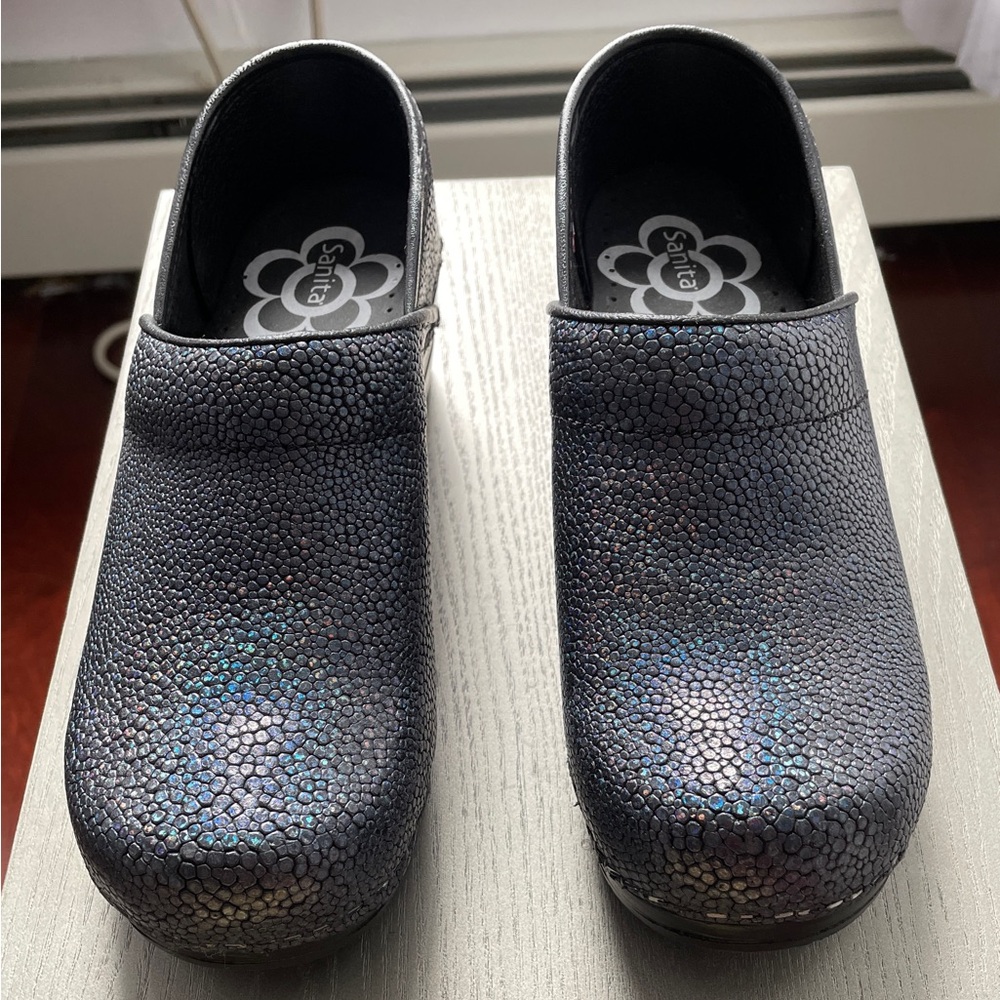 Women’s Sanita Professional Petrole Pebbled Blue Clog size 36/6 US
